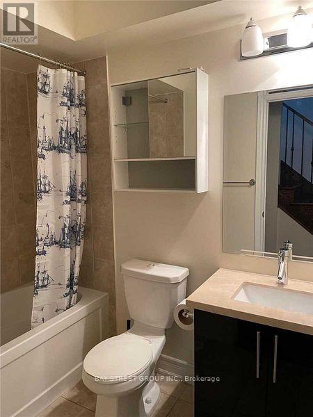 51 Hargrave Lane, Toronto, Ontario  M4N 0A4 - Photo 2 - C12751826