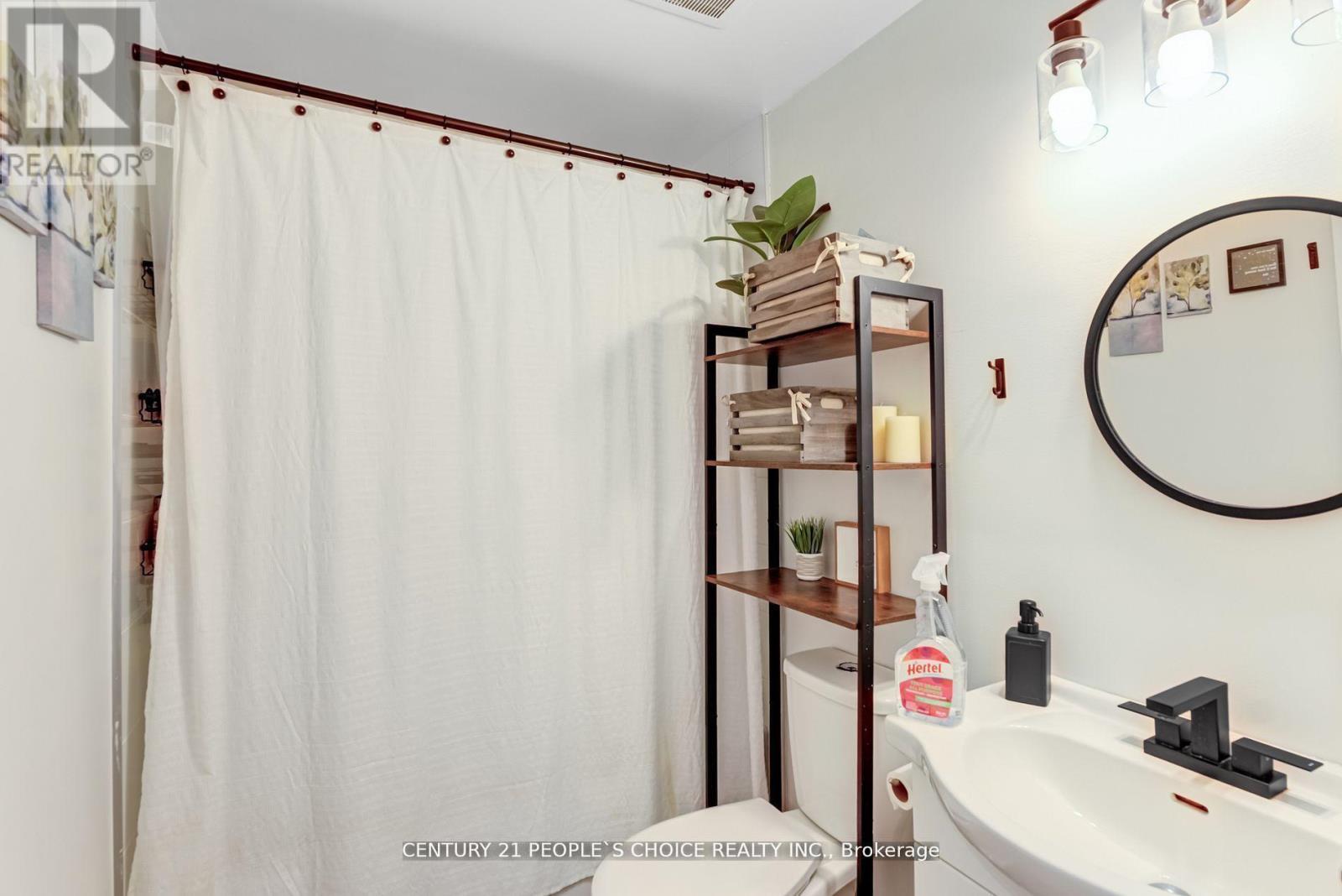 13 Jeffrey Street, Brampton, Ontario  L6S 2M9 - Photo 12 - W12751822