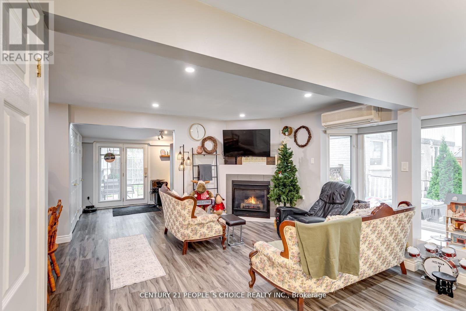 13 Jeffrey Street, Brampton, Ontario  L6S 2M9 - Photo 4 - W12751822