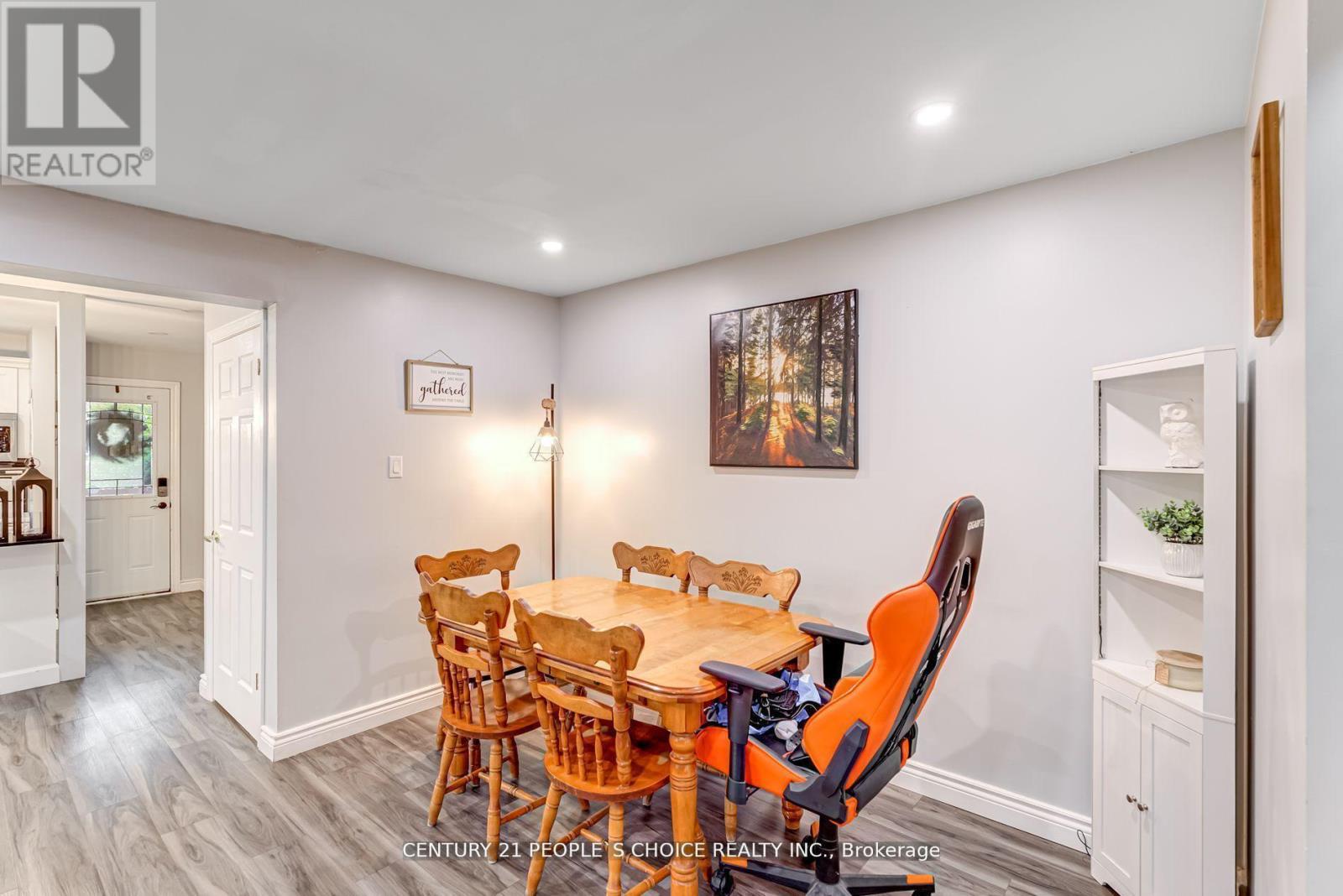 13 Jeffrey Street, Brampton, Ontario  L6S 2M9 - Photo 5 - W12751822