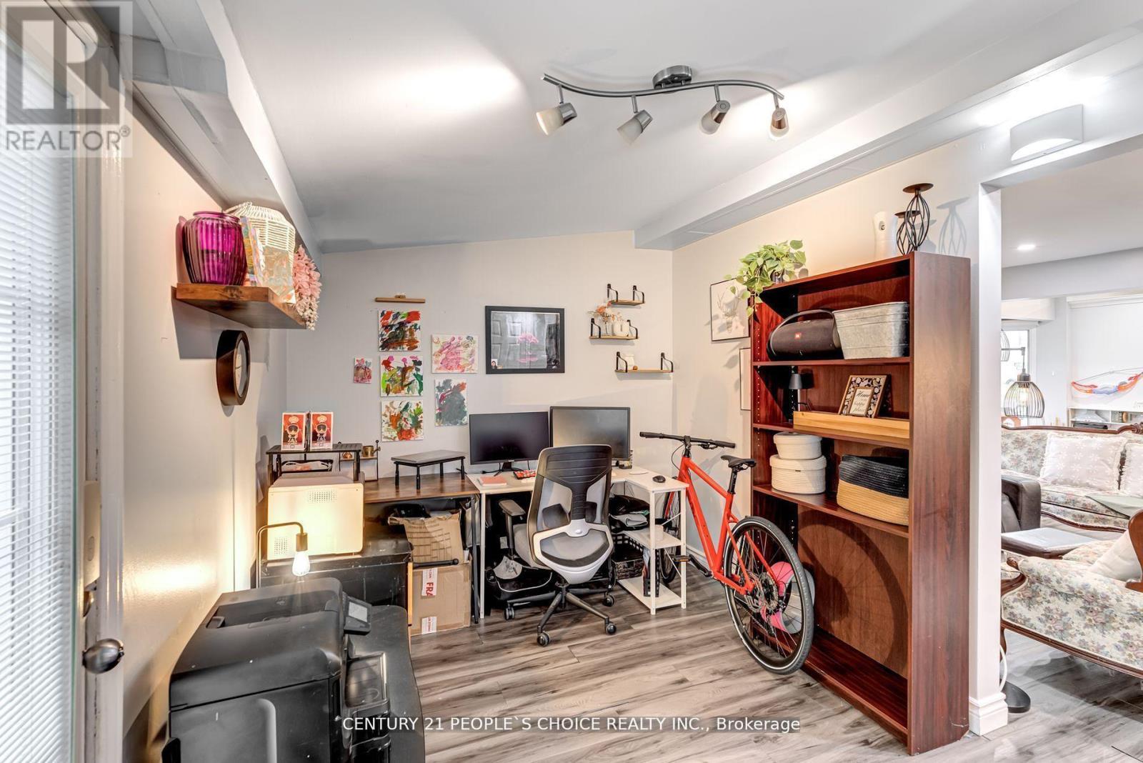 13 Jeffrey Street, Brampton, Ontario  L6S 2M9 - Photo 6 - W12751822