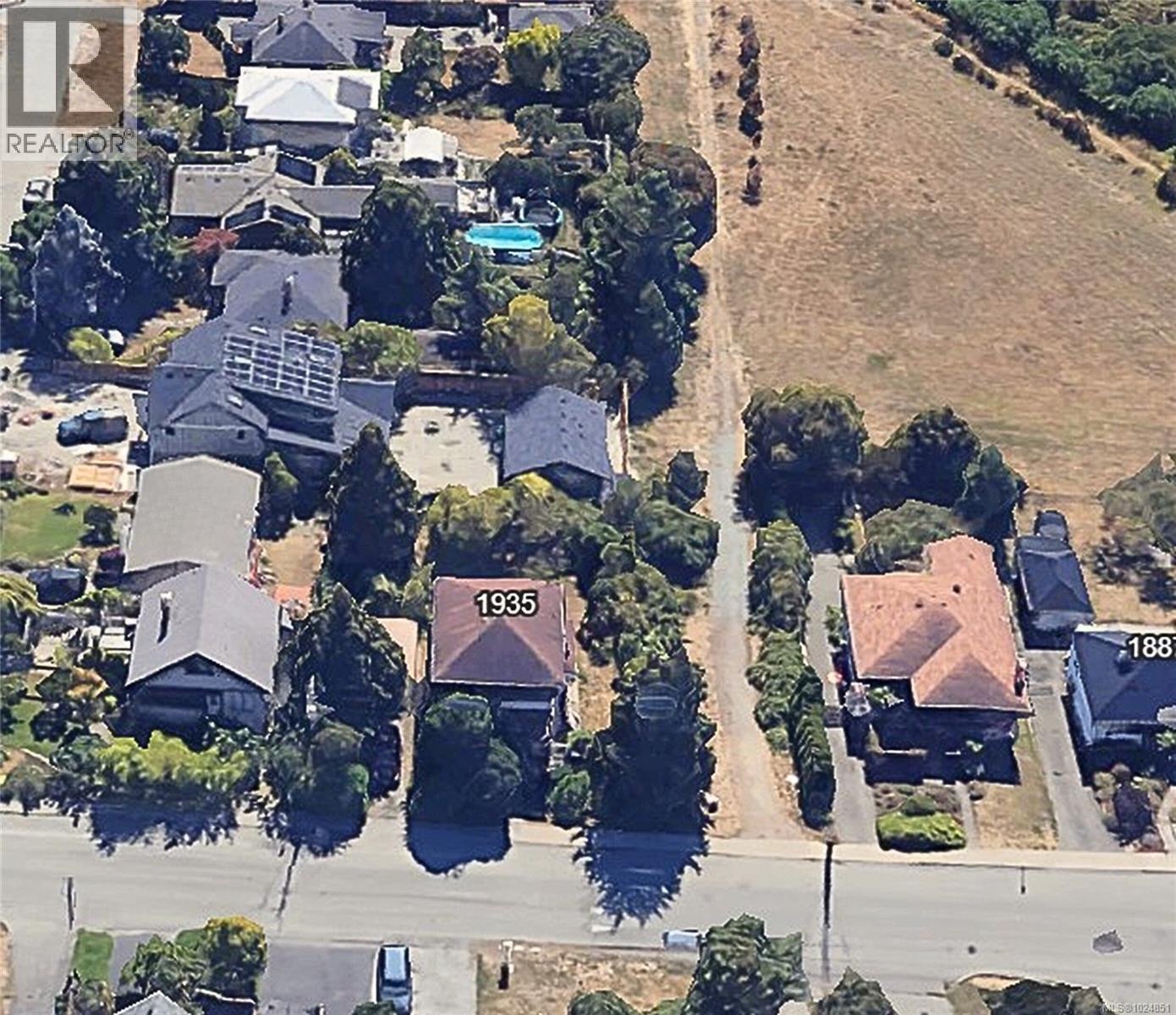 1935 Haultain St, Saanich, British Columbia