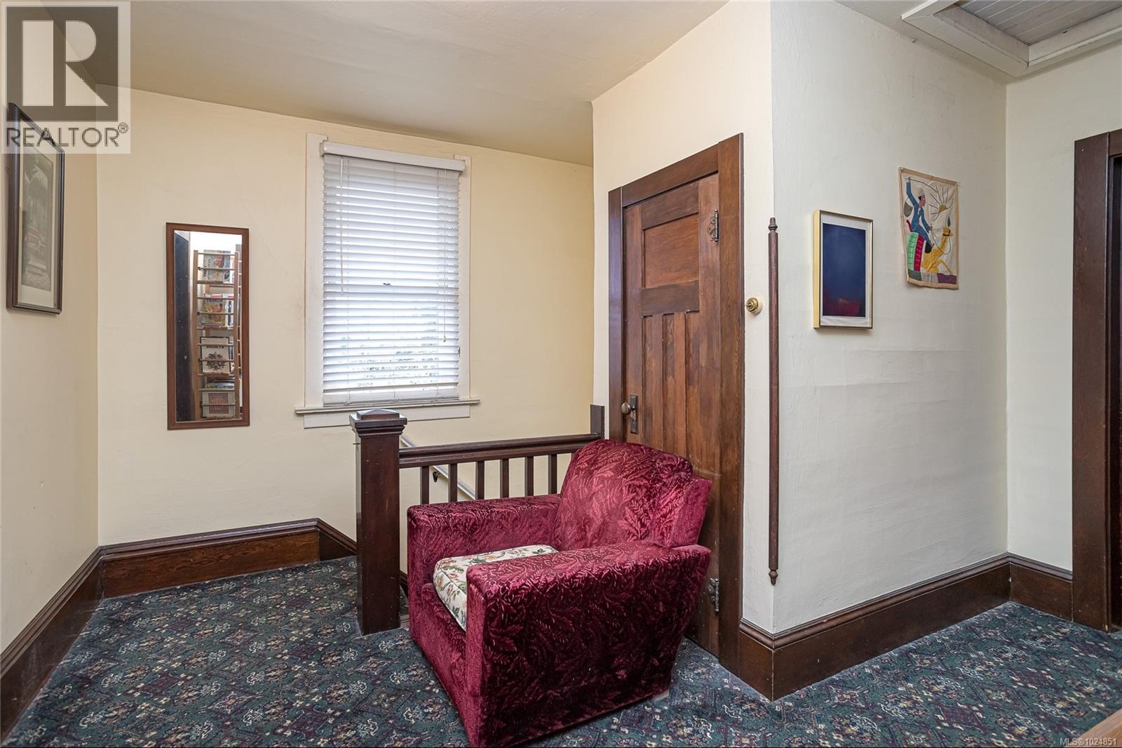 1935 Haultain St, Saanich, British Columbia  V8R 2L3 - Photo 11 - 1024851