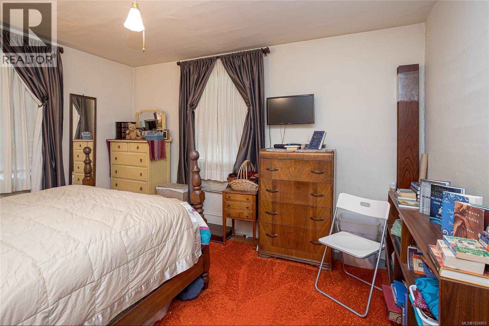 1935 Haultain St, Saanich, British Columbia  V8R 2L3 - Photo 12 - 1024851