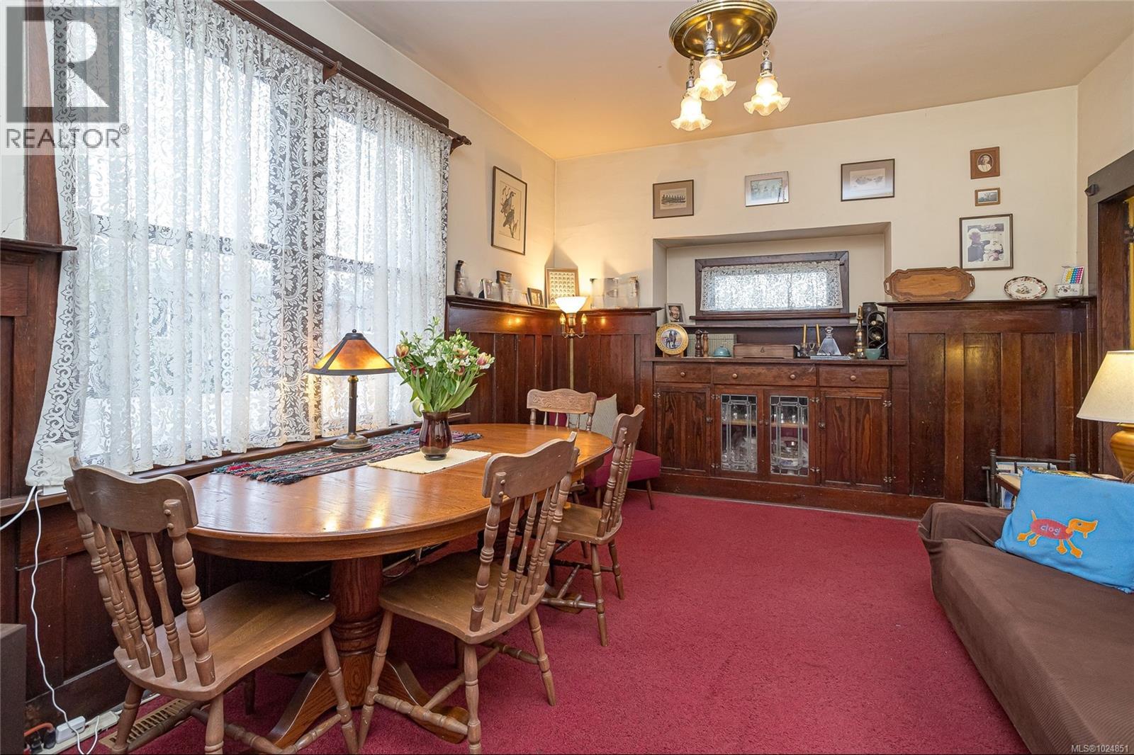 1935 Haultain St, Saanich, British Columbia  V8R 2L3 - Photo 6 - 1024851