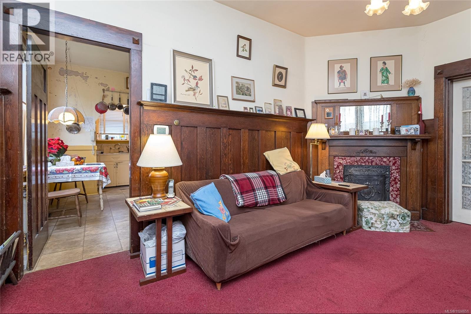 1935 Haultain St, Saanich, British Columbia  V8R 2L3 - Photo 8 - 1024851