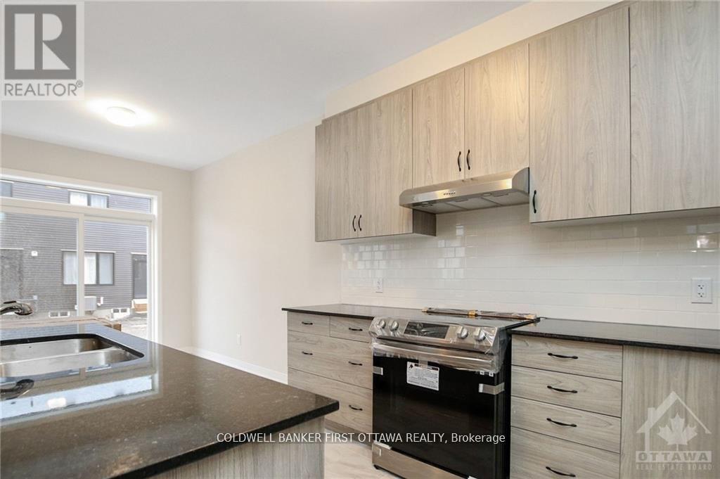 71 Kindred Row, Ottawa, Ontario  K2S 2Z6 - Photo 11 - X12751834