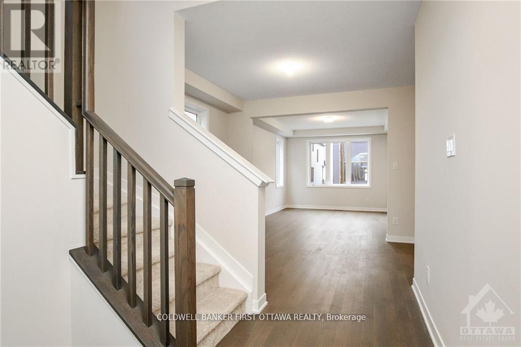 71 Kindred Row, Ottawa, Ontario  K2S 2Z6 - Photo 4 - X12751834