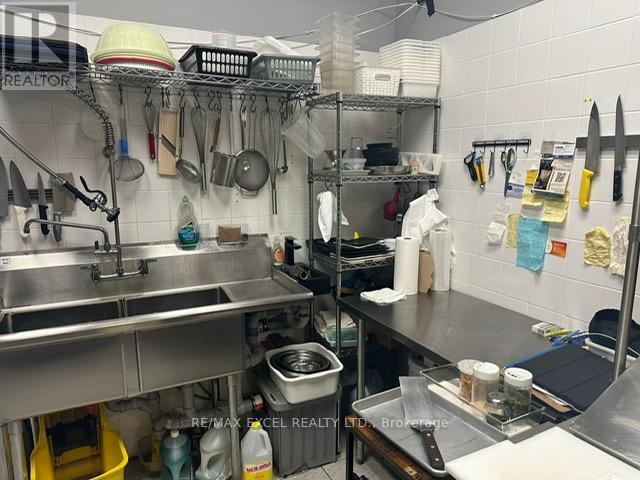 755b Dundas Street W, Toronto, Ontario  M6J 1T9 - Photo 5 - C12751854