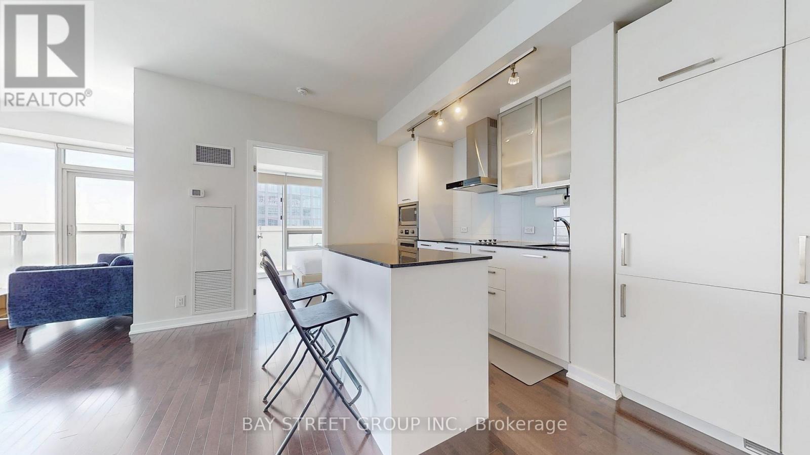 5903 - 14 York Street, Toronto, Ontario  M5J 0B1 - Photo 9 - C12751858