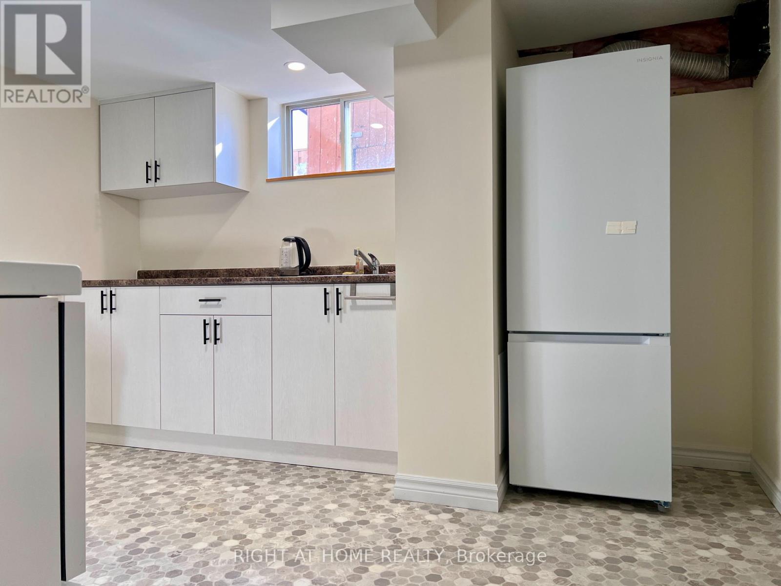 2 THORNCROFT CRESCENT, Ajax, Ontario