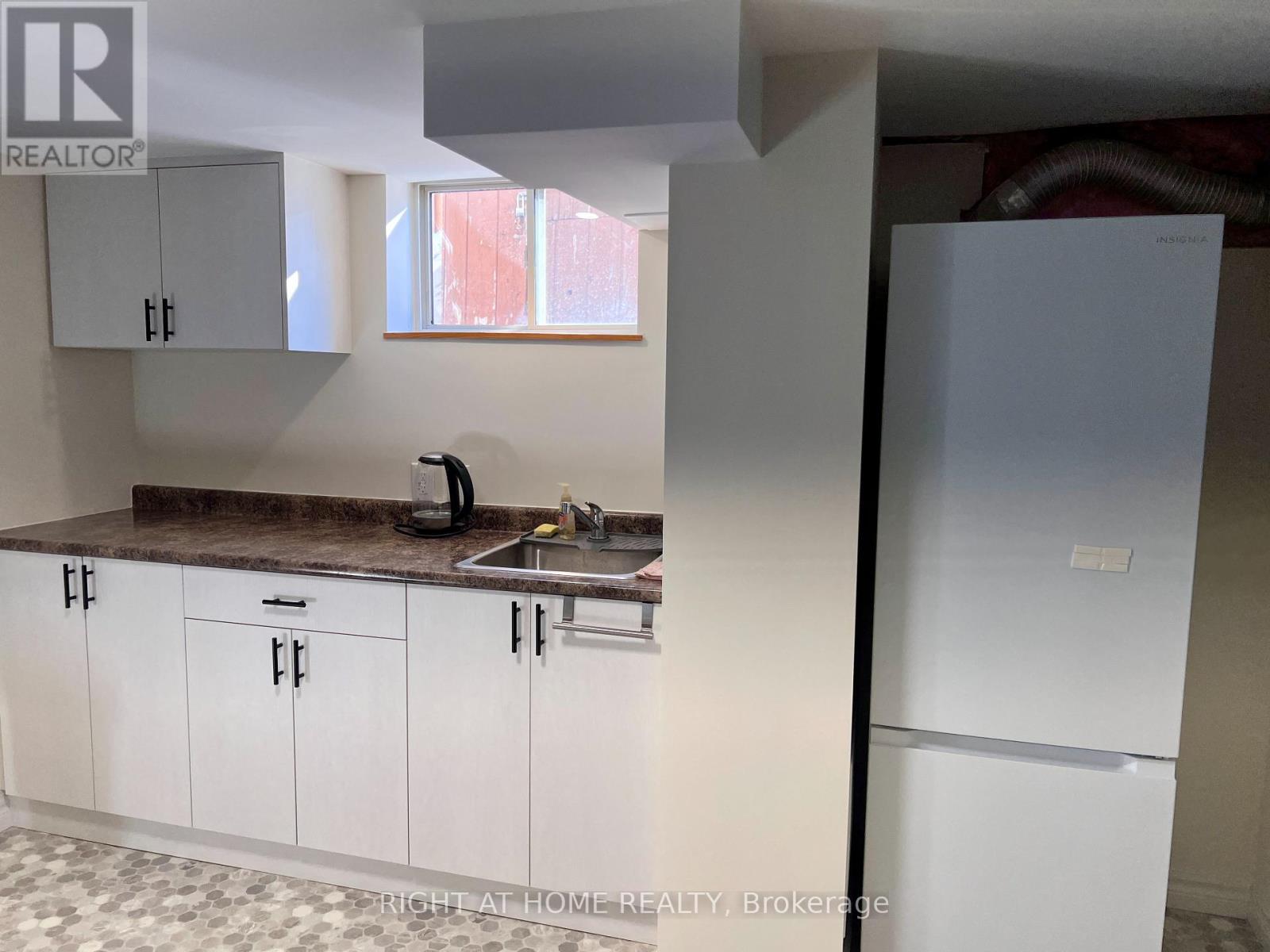 2 Thorncroft Crescent, Ajax, Ontario  L1S 2S2 - Photo 8 - E12751844