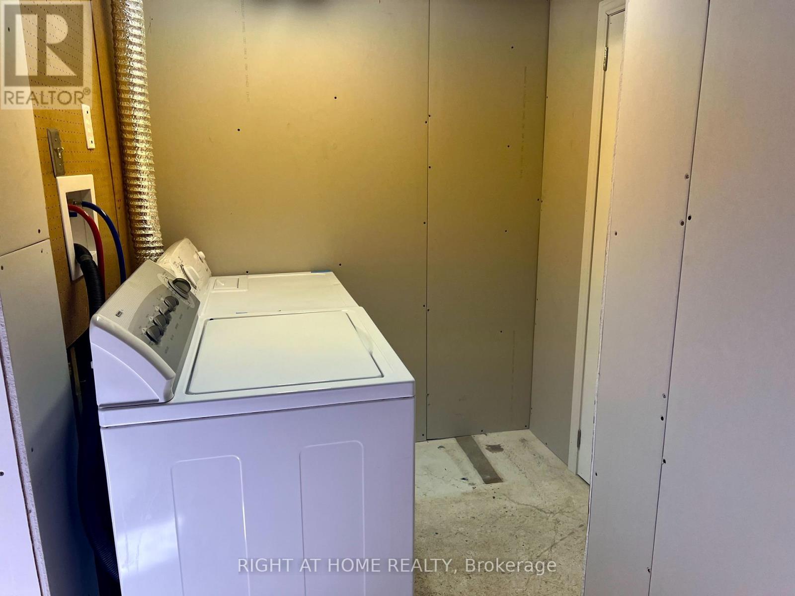 2 Thorncroft Crescent, Ajax, Ontario  L1S 2S2 - Photo 9 - E12751844