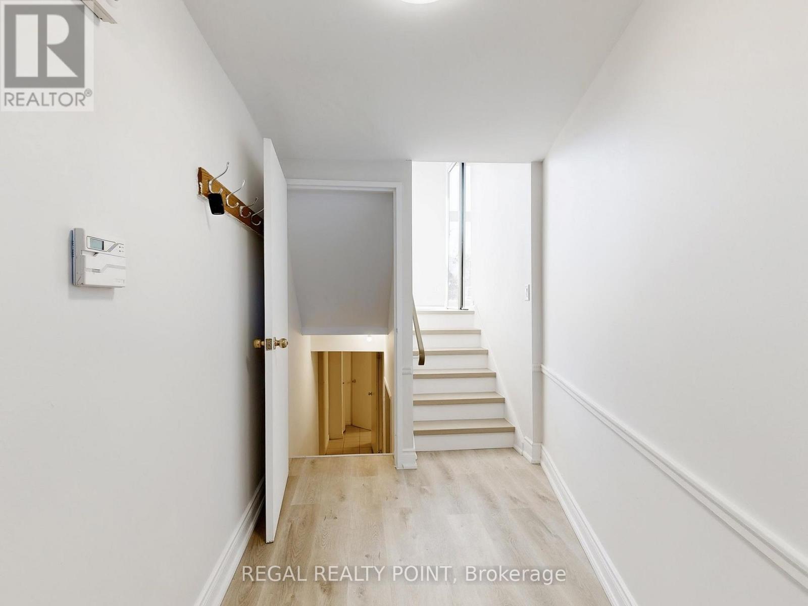 328 Sprucewood Court, Toronto, Ontario  M1W 1R1 - Photo 3 - E12751860