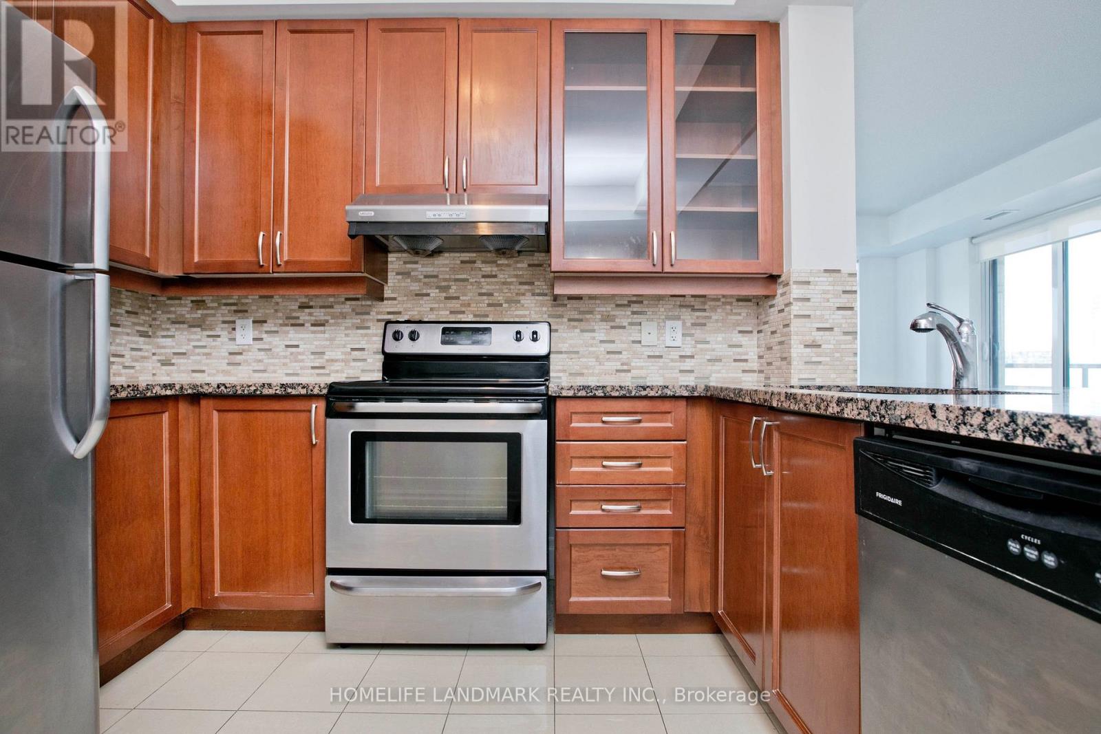 307 - 151 Upper Duke Crescent, Markham, Ontario  L6G 0E1 - Photo 8 - N12595186