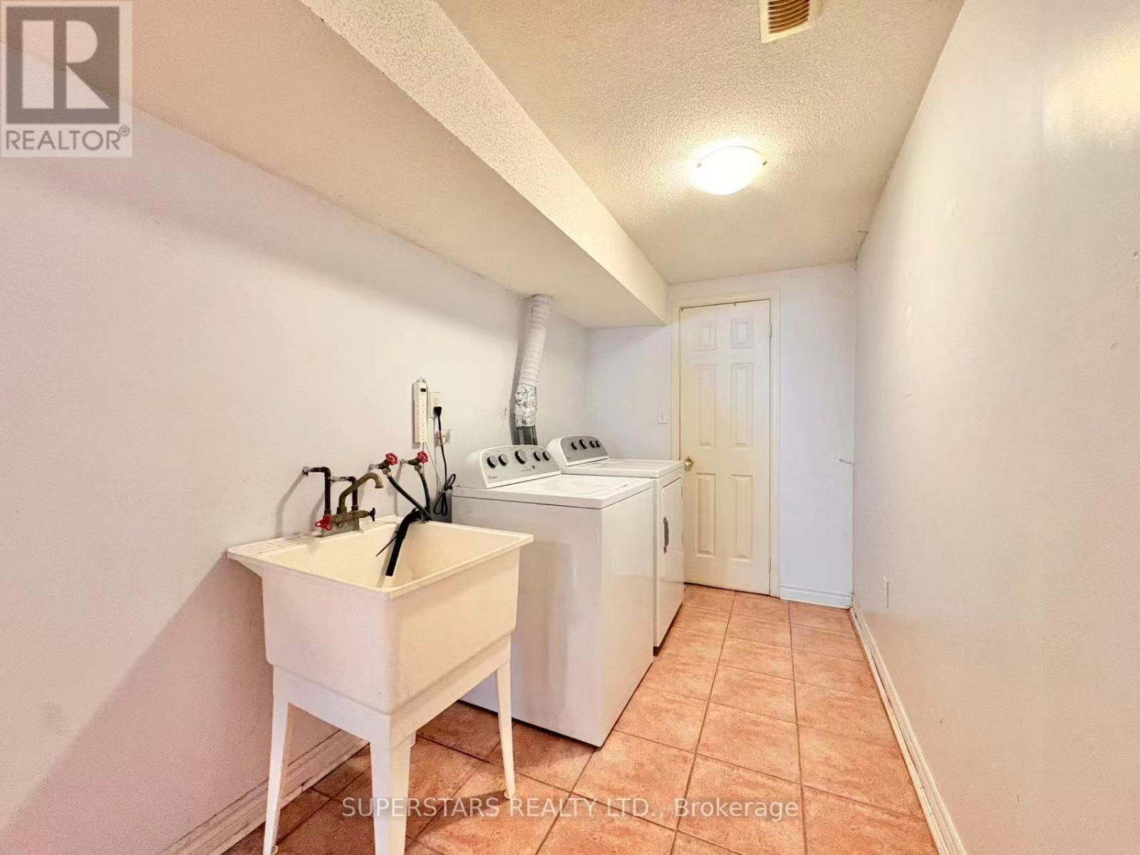 Bsmt - 21 Viewcrest Circle, Toronto, Ontario  M9W 7G5 - Photo 10 - W12751846