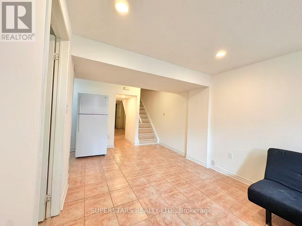 Bsmt - 21 Viewcrest Circle, Toronto, Ontario  M9W 7G5 - Photo 5 - W12751846