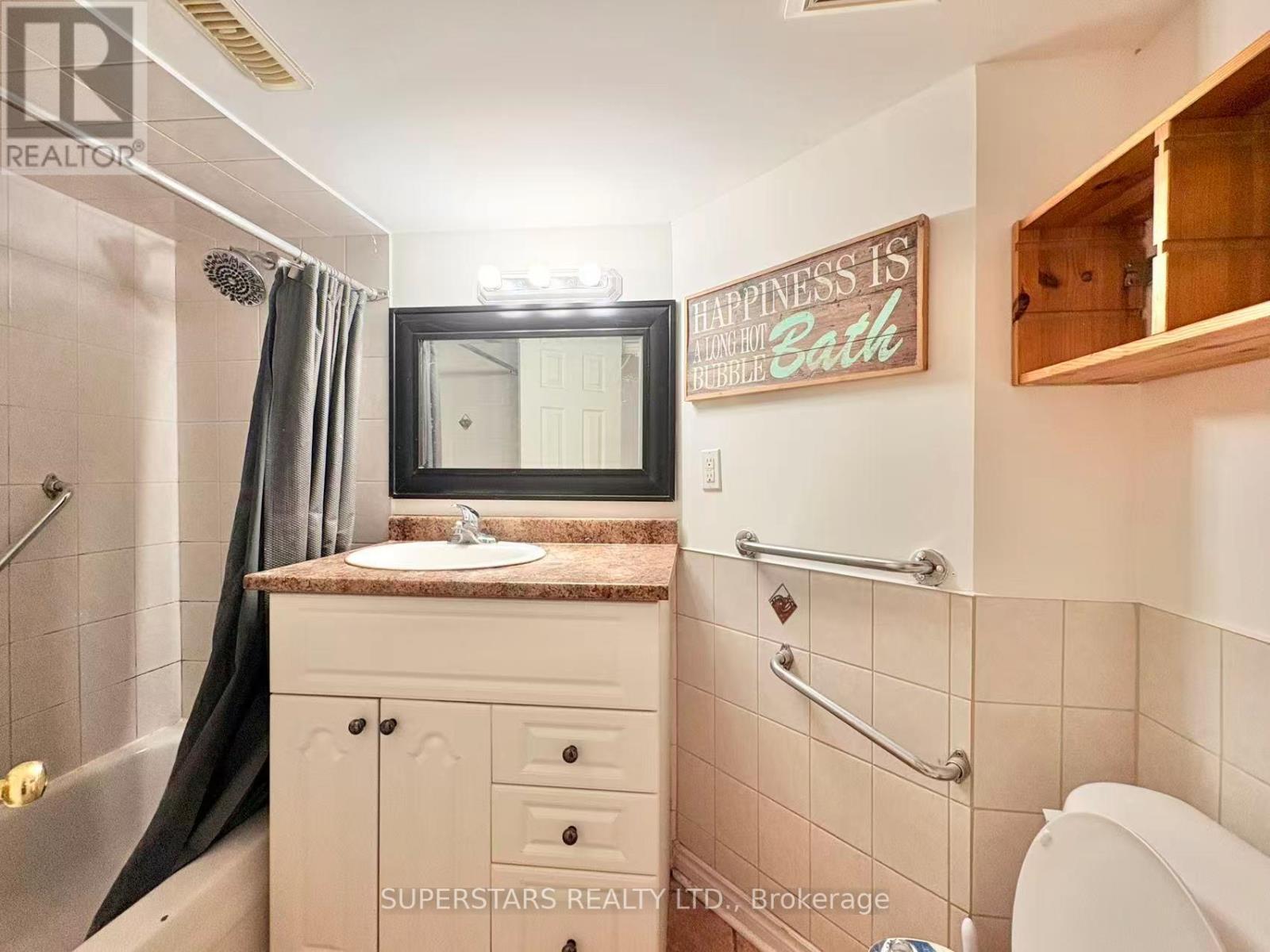 Bsmt - 21 Viewcrest Circle, Toronto, Ontario  M9W 7G5 - Photo 9 - W12751846