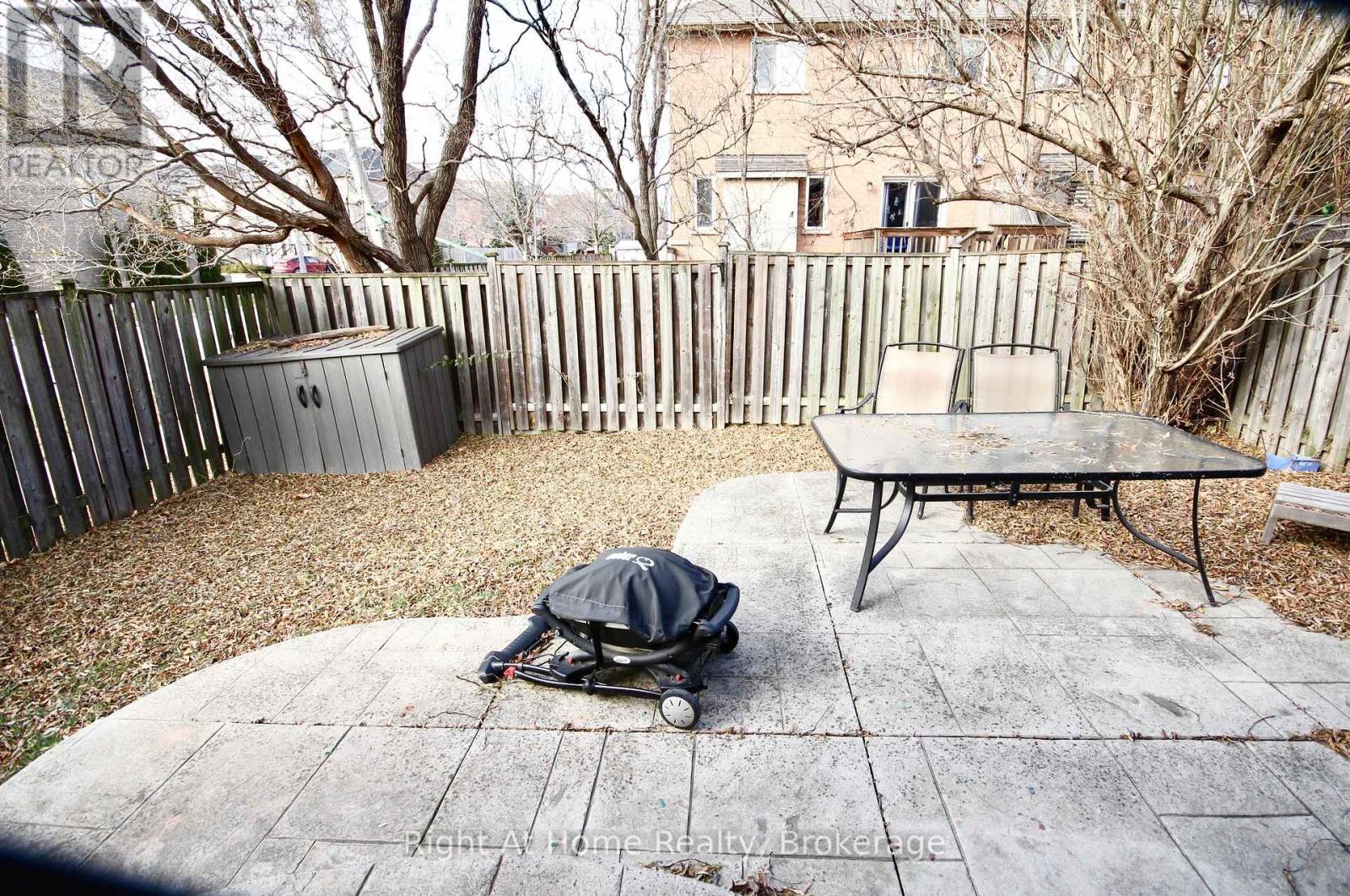 2253 Baronwood Drive, Oakville, Ontario  L6M 4X1 - Photo 9 - W12751890