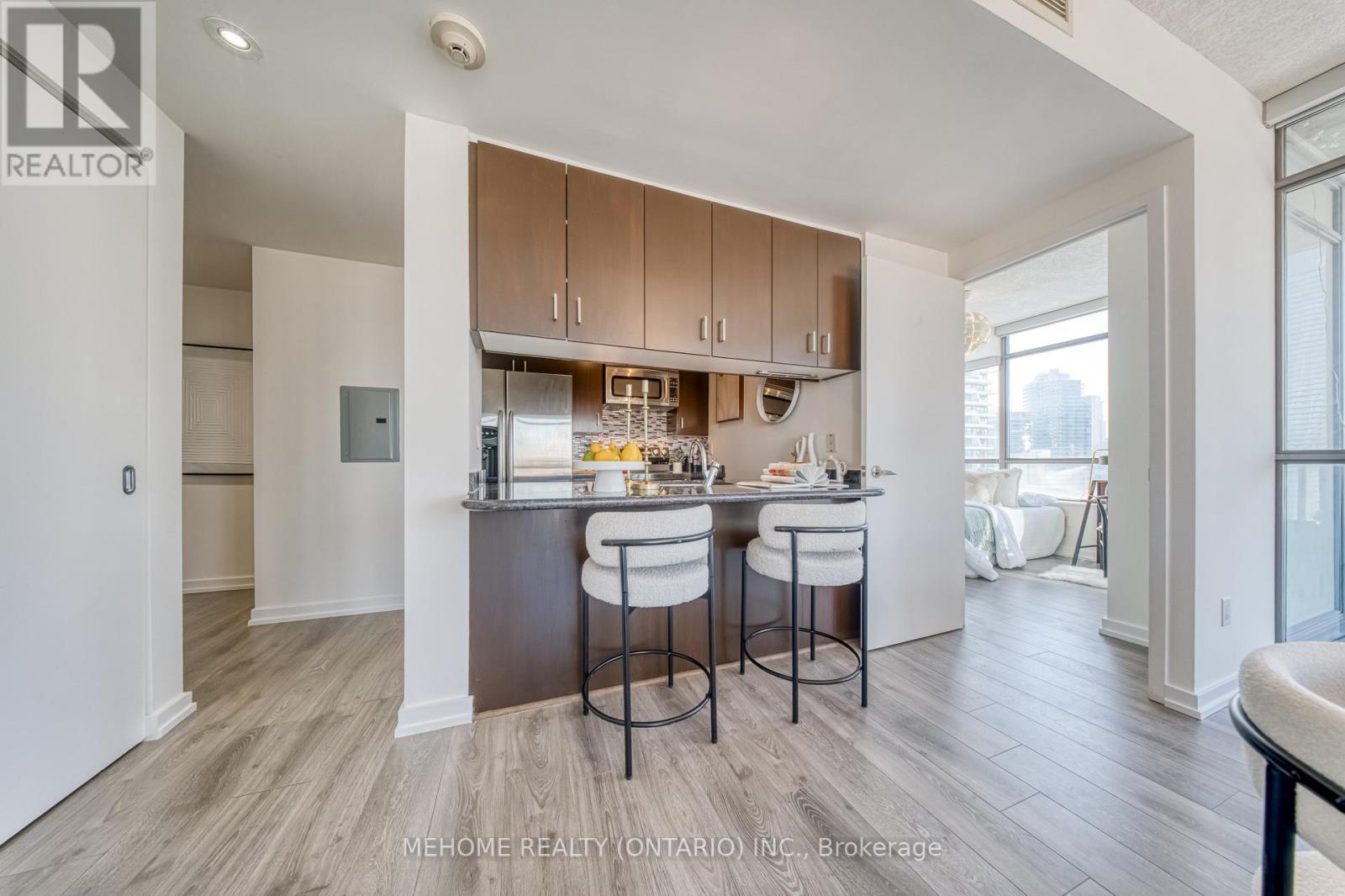 2002 - 285 Mutual Street, Toronto, Ontario  M4Y 3C5 - Photo 8 - C12751872