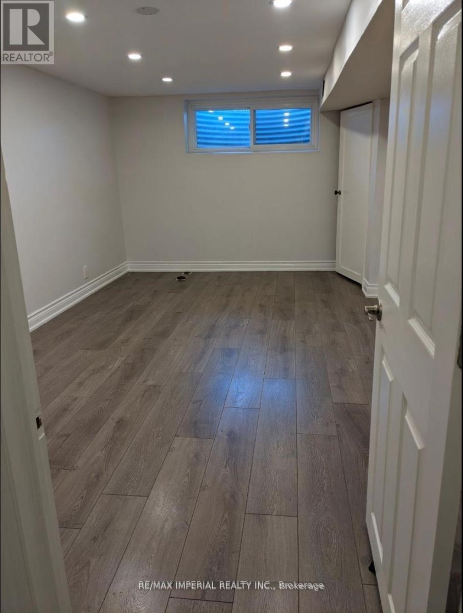 65 Northey Drive, Toronto, Ontario  M2L 2S8 - Photo 9 - C12751912