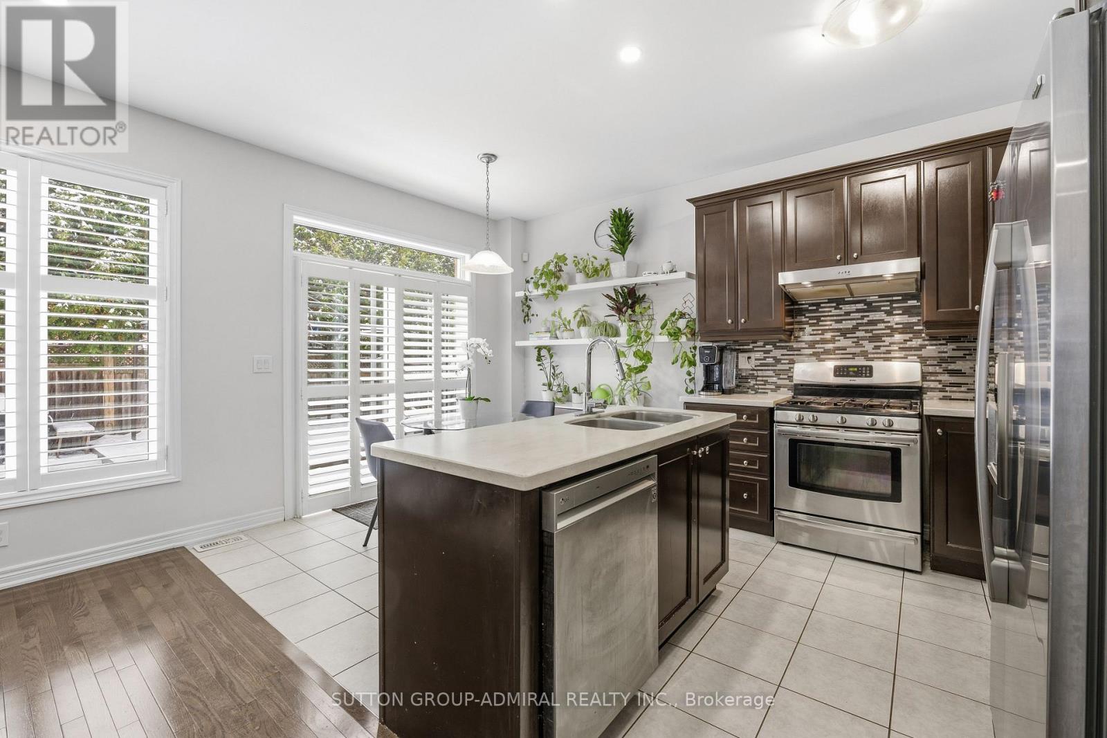 10 Usherwood Street, Aurora, Ontario  L4G 7W6 - Photo 11 - N12751880