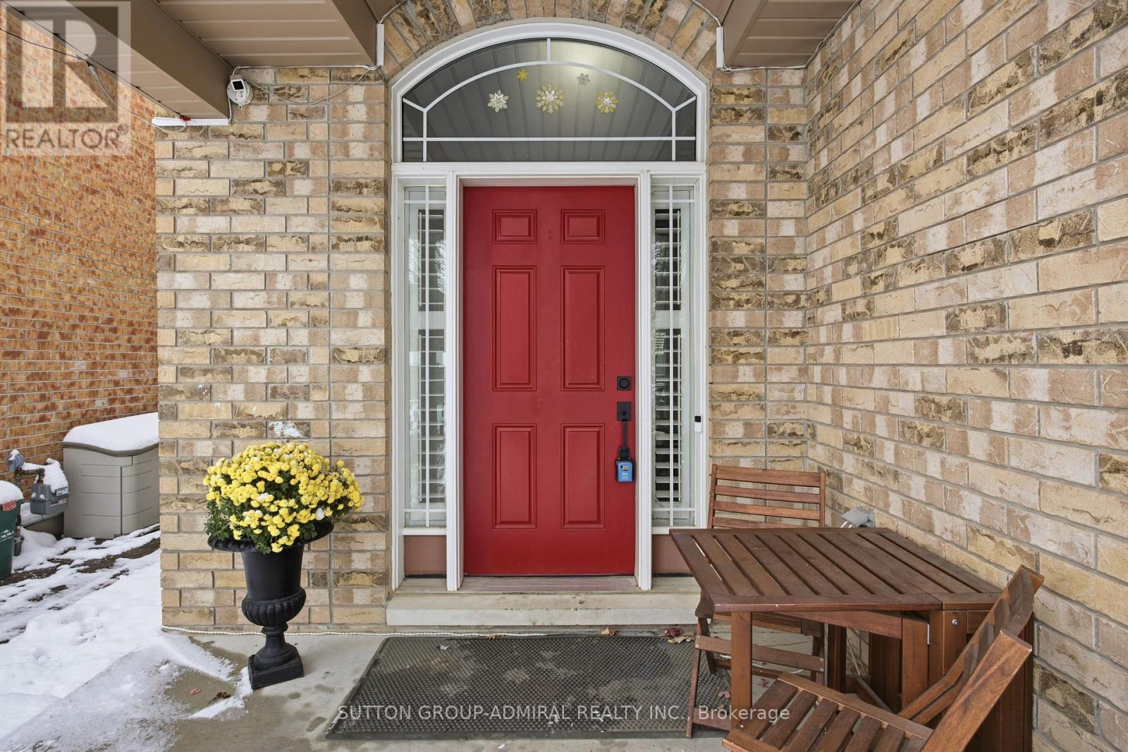 10 Usherwood Street, Aurora, Ontario  L4G 7W6 - Photo 3 - N12751880