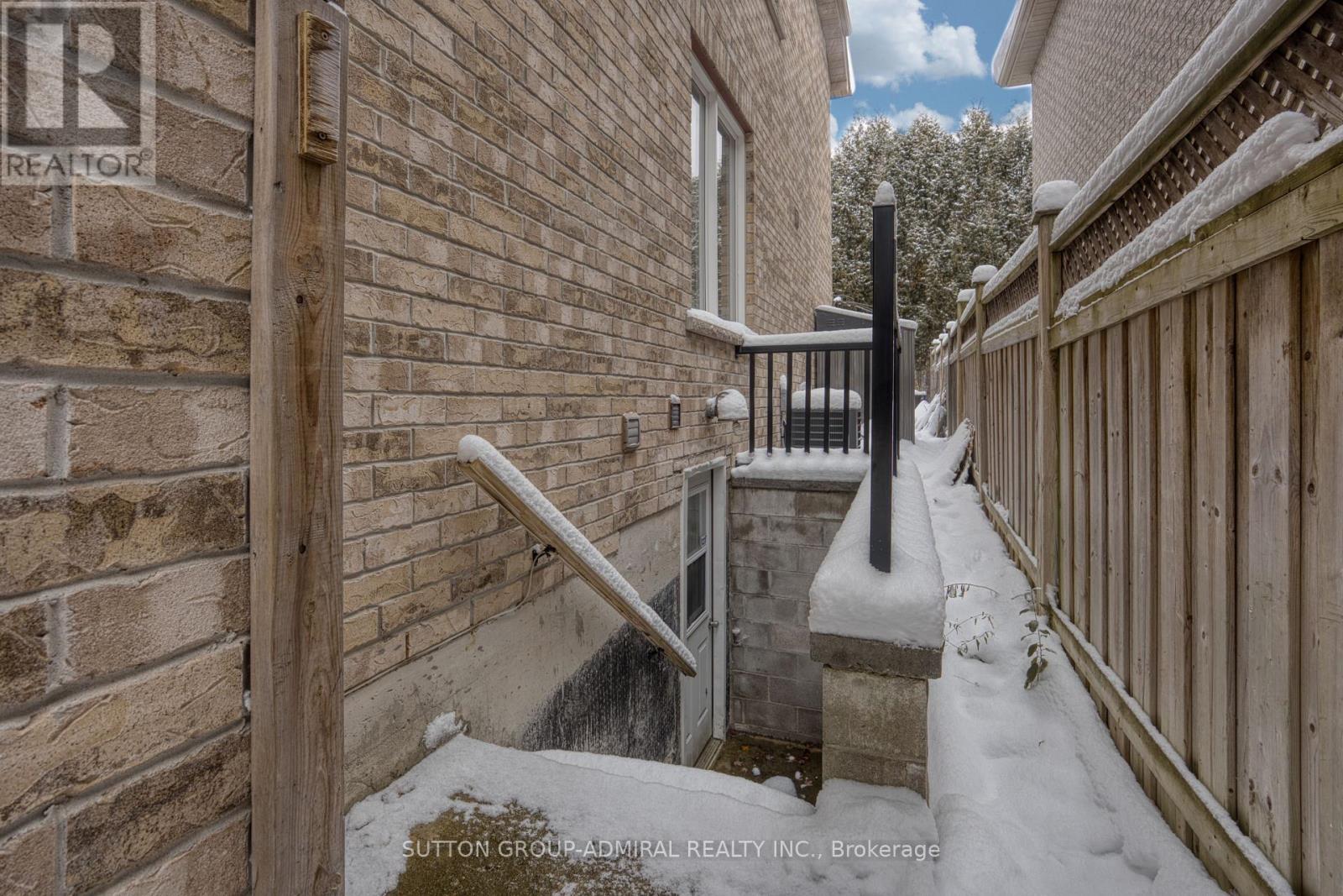 10 Usherwood Street, Aurora, Ontario  L4G 7W6 - Photo 43 - N12751880