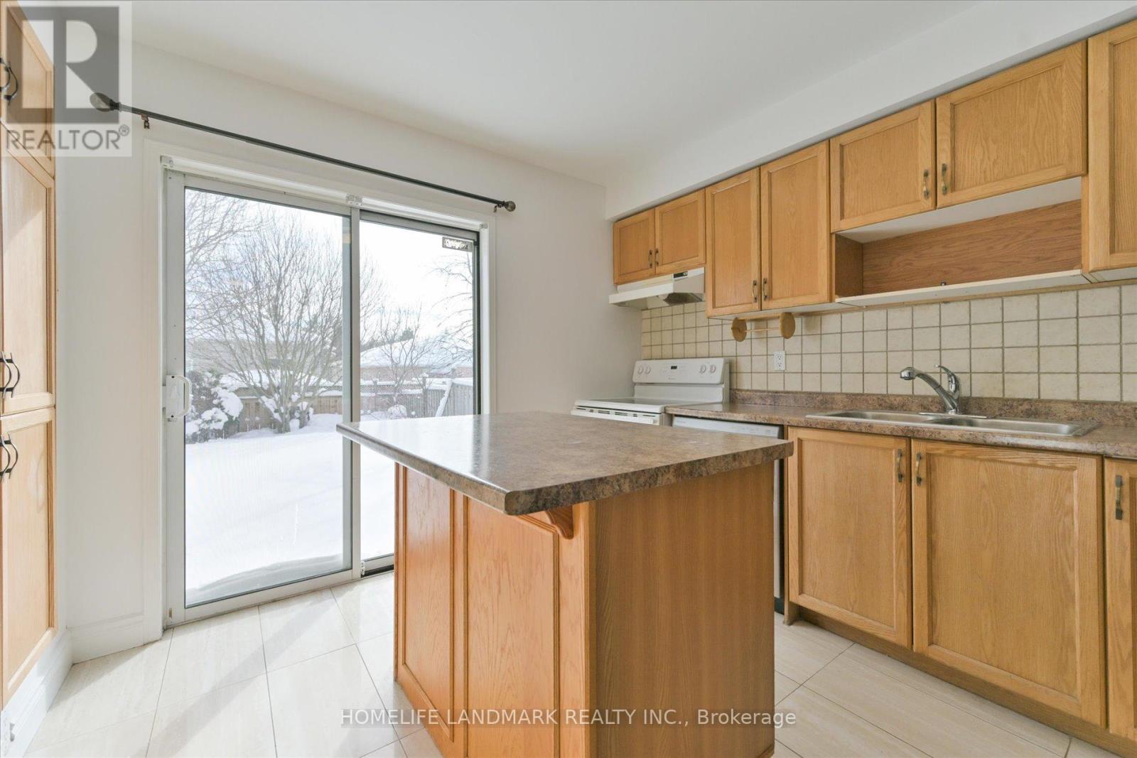 29 Drake Drive, Barrie, Ontario  L4N 8W3 - Photo 10 - S12751904