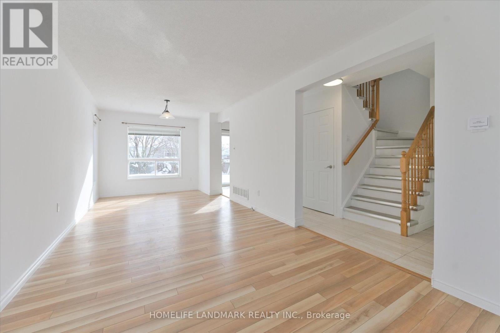 29 Drake Drive, Barrie, Ontario  L4N 8W3 - Photo 5 - S12751904