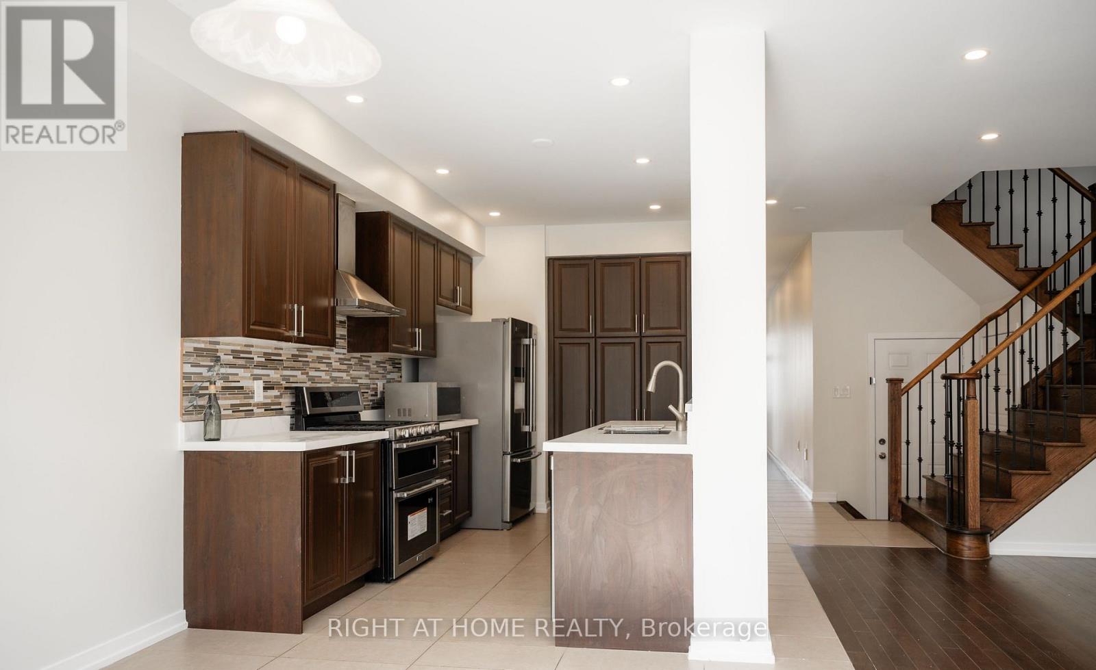 51 Bedrock Drive, Hamilton, Ontario  L8J 0K6 - Photo 5 - X12751902