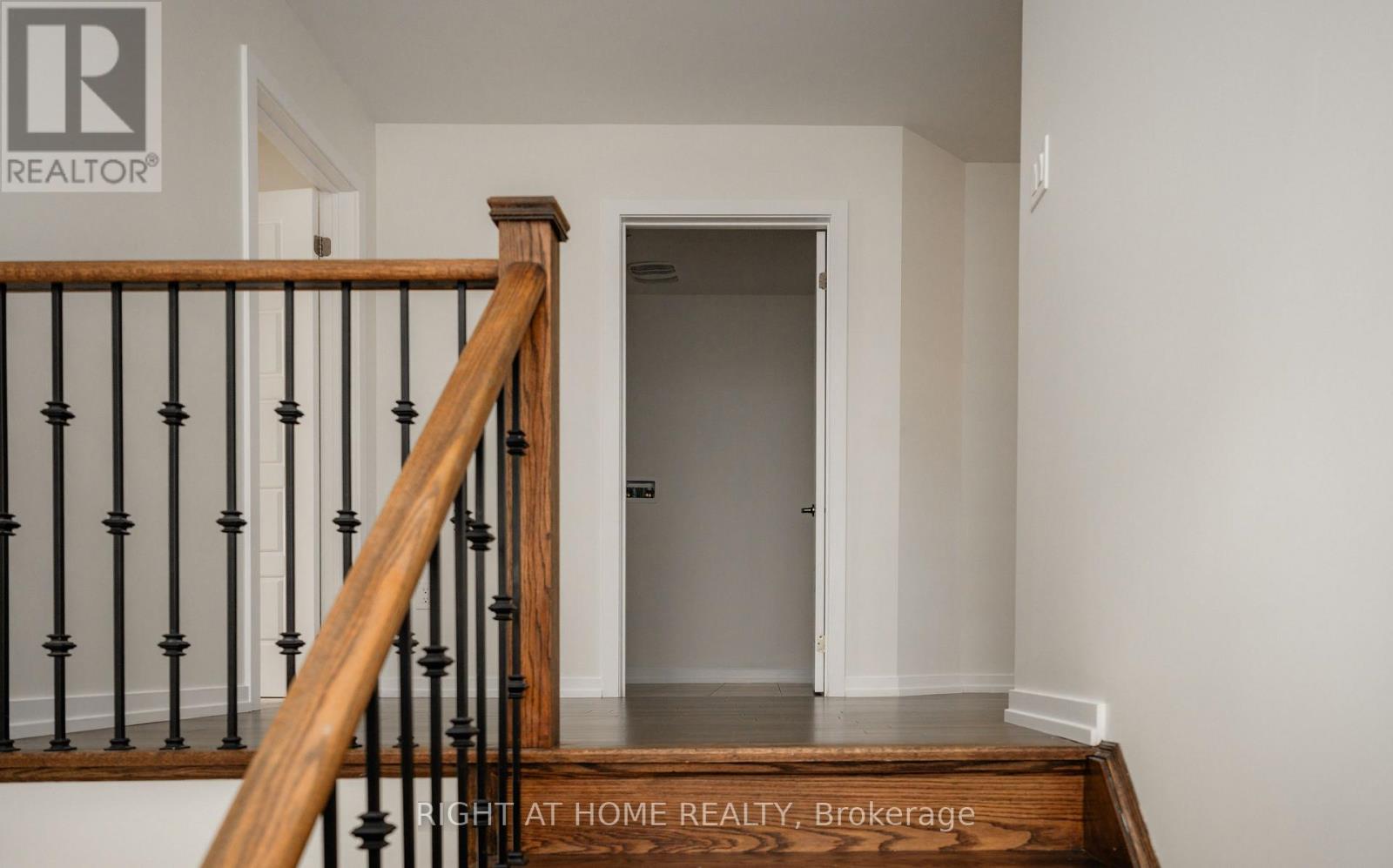 51 Bedrock Drive, Hamilton, Ontario  L8J 0K6 - Photo 9 - X12751902