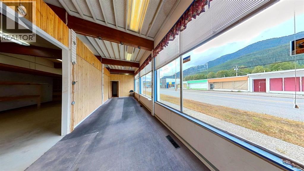 176 5th Street, Kitimat, British Columbia  V8C 2C2 - Photo 4 - C8075737