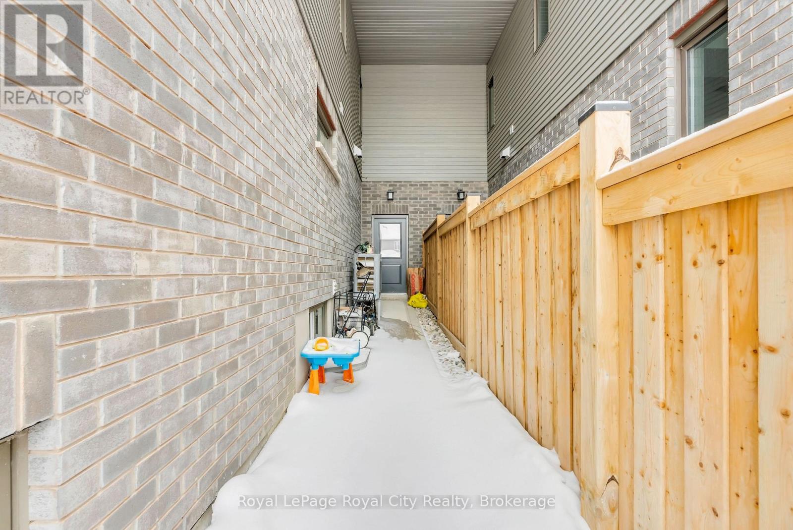 181 Halls Drive, Centre Wellington, Ontario  N0B 1S0 - Photo 35 - X12715942