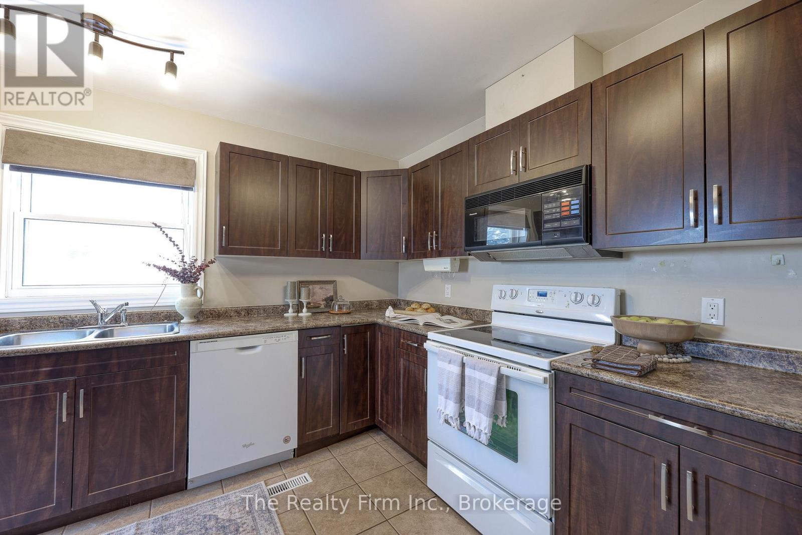 112 Sydenham Street, Woodstock, Ontario  N4S 7B5 - Photo 4 - X12751974