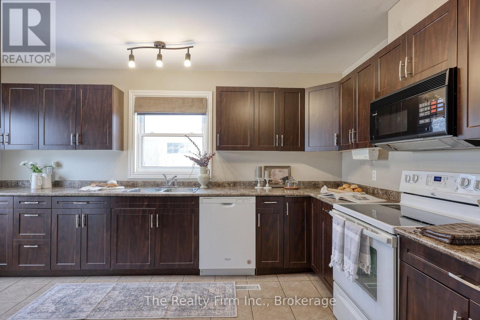 112 Sydenham Street, Woodstock, Ontario  N4S 7B5 - Photo 6 - X12751974