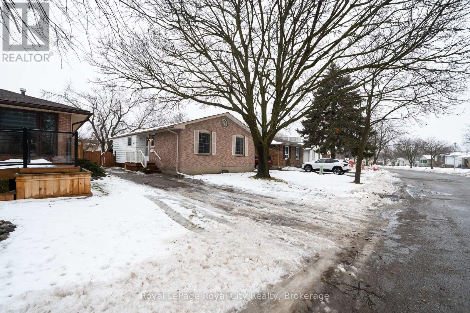 Photo 6 of 48 for 43 Patience Crescent