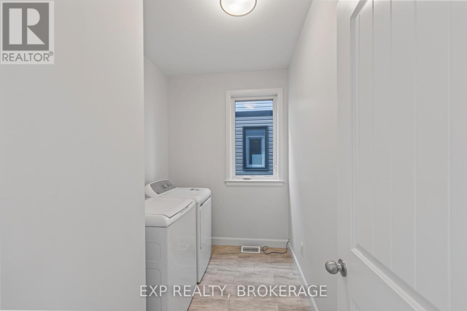 120 Superior Drive, Loyalist, Ontario  K7N 0E4 - Photo 24 - X12751998