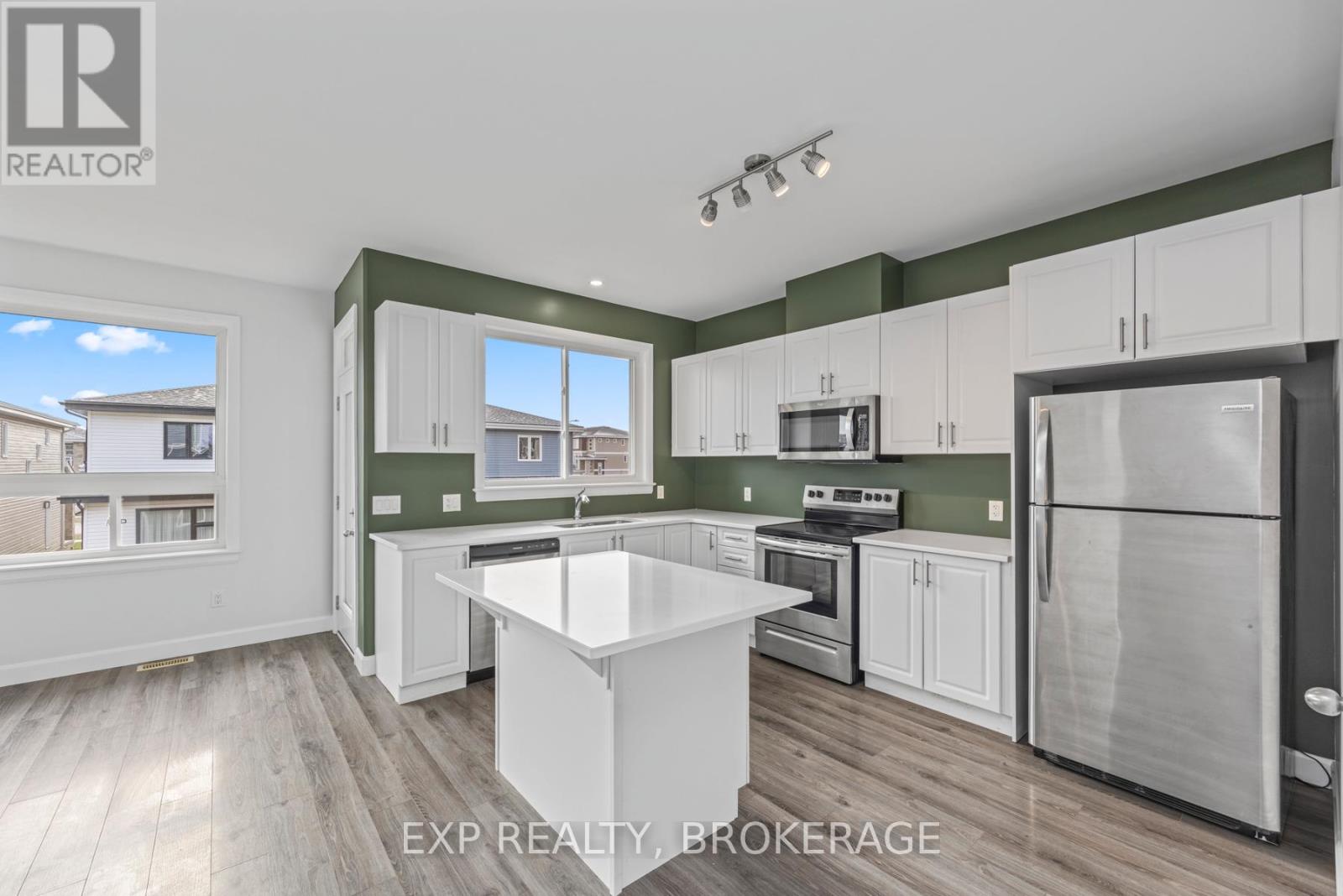 120 Superior Drive, Loyalist, Ontario  K7N 0E4 - Photo 25 - X12751998