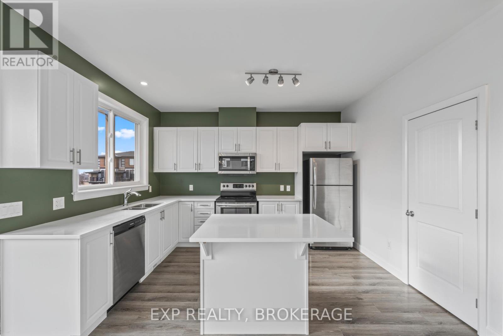 120 Superior Drive, Loyalist, Ontario  K7N 0E4 - Photo 26 - X12751998