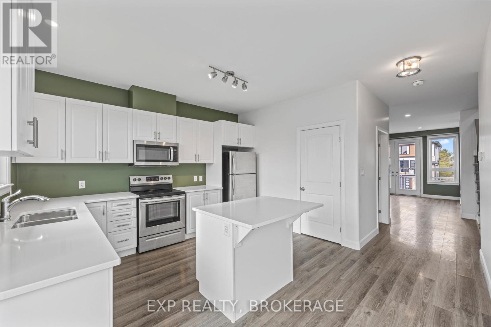 120 Superior Drive, Loyalist, Ontario  K7N 0E4 - Photo 32 - X12751998