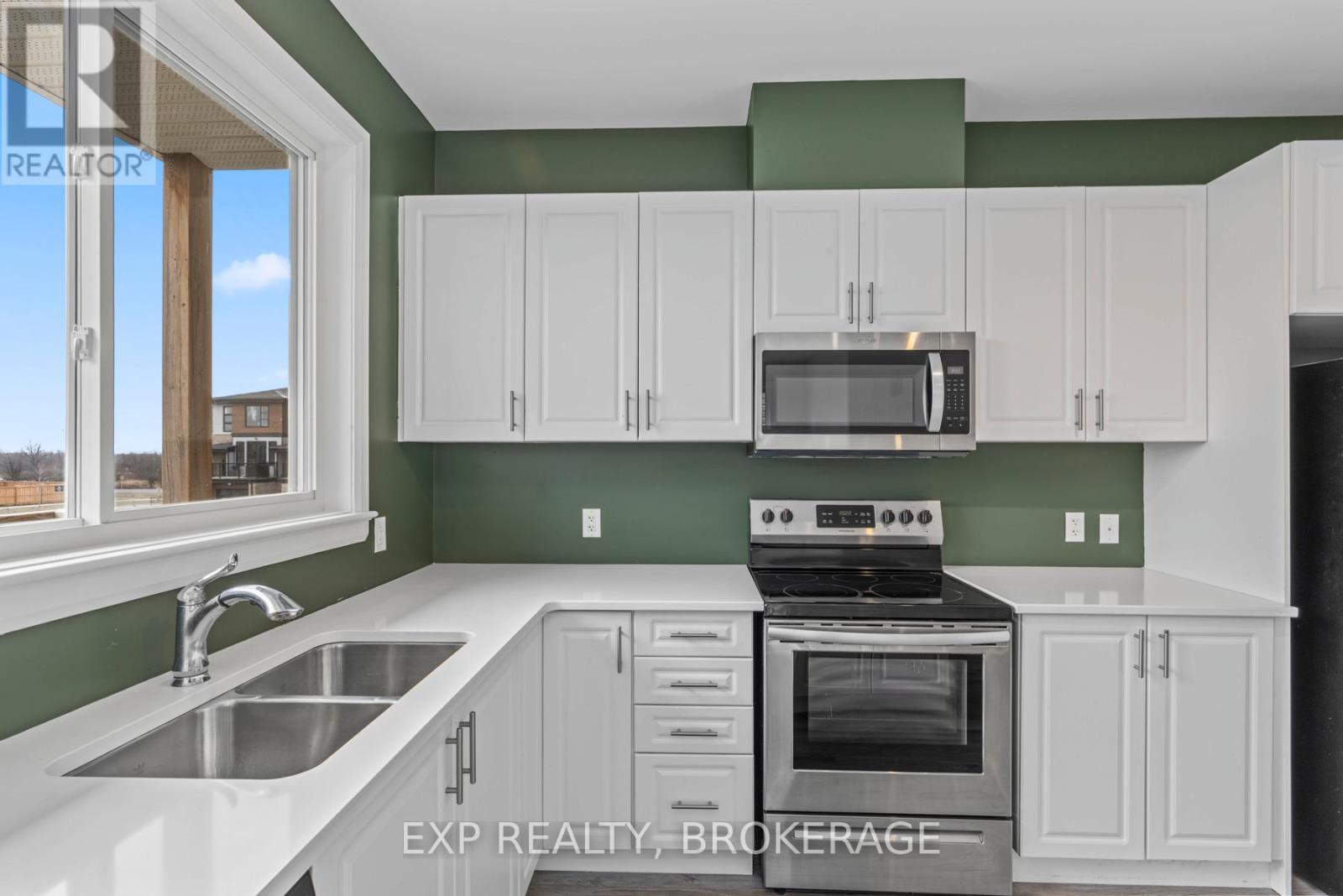 120 Superior Drive, Loyalist, Ontario  K7N 0E4 - Photo 33 - X12751998