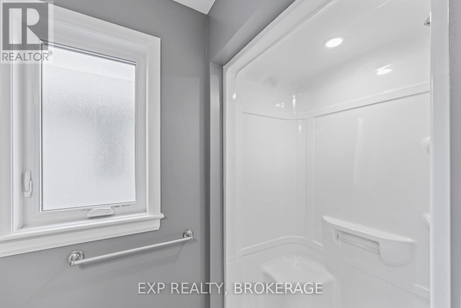 120 Superior Drive, Loyalist, Ontario  K7N 0E4 - Photo 41 - X12751998