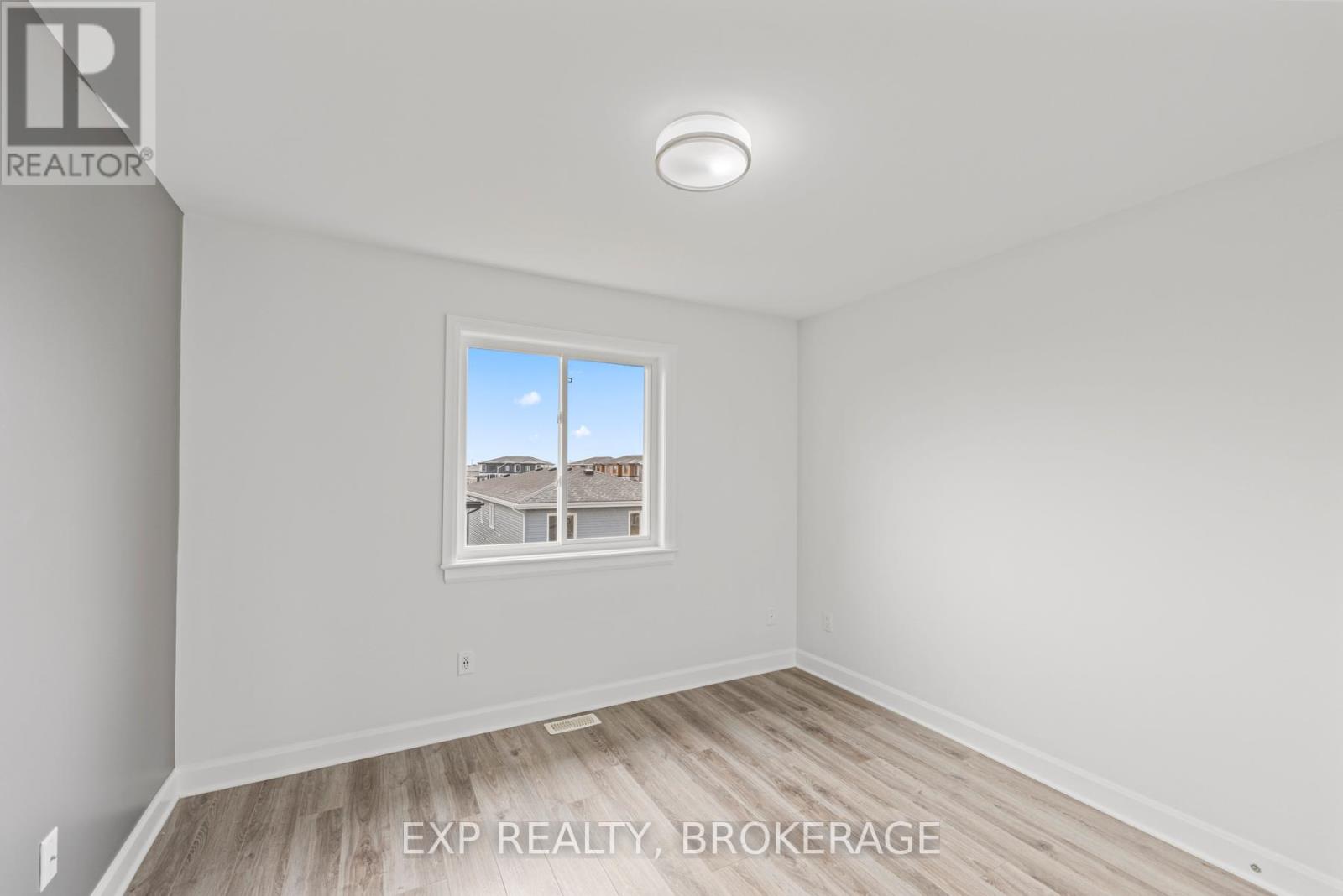 120 Superior Drive, Loyalist, Ontario  K7N 0E4 - Photo 43 - X12751998