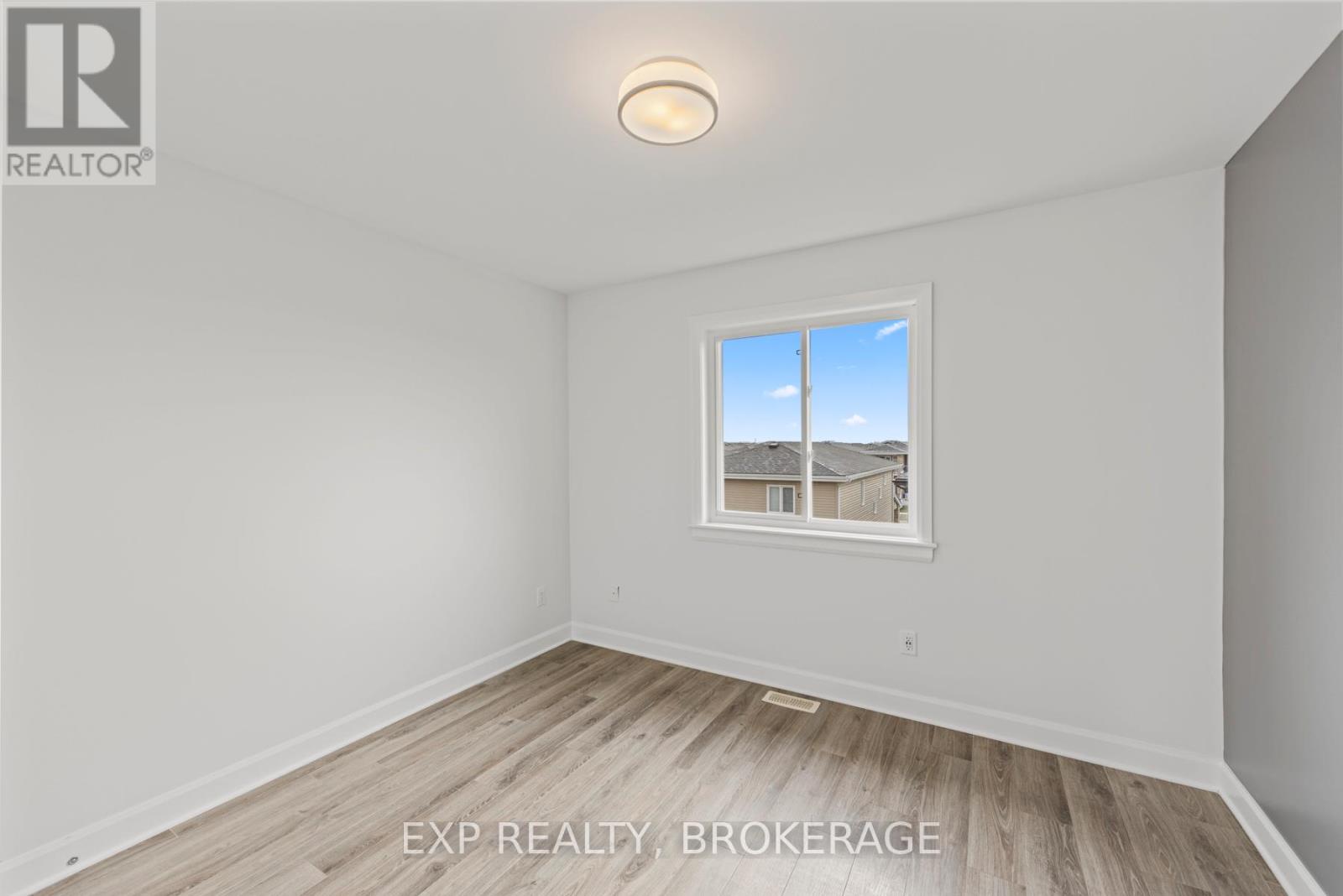 120 Superior Drive, Loyalist, Ontario  K7N 0E4 - Photo 45 - X12751998