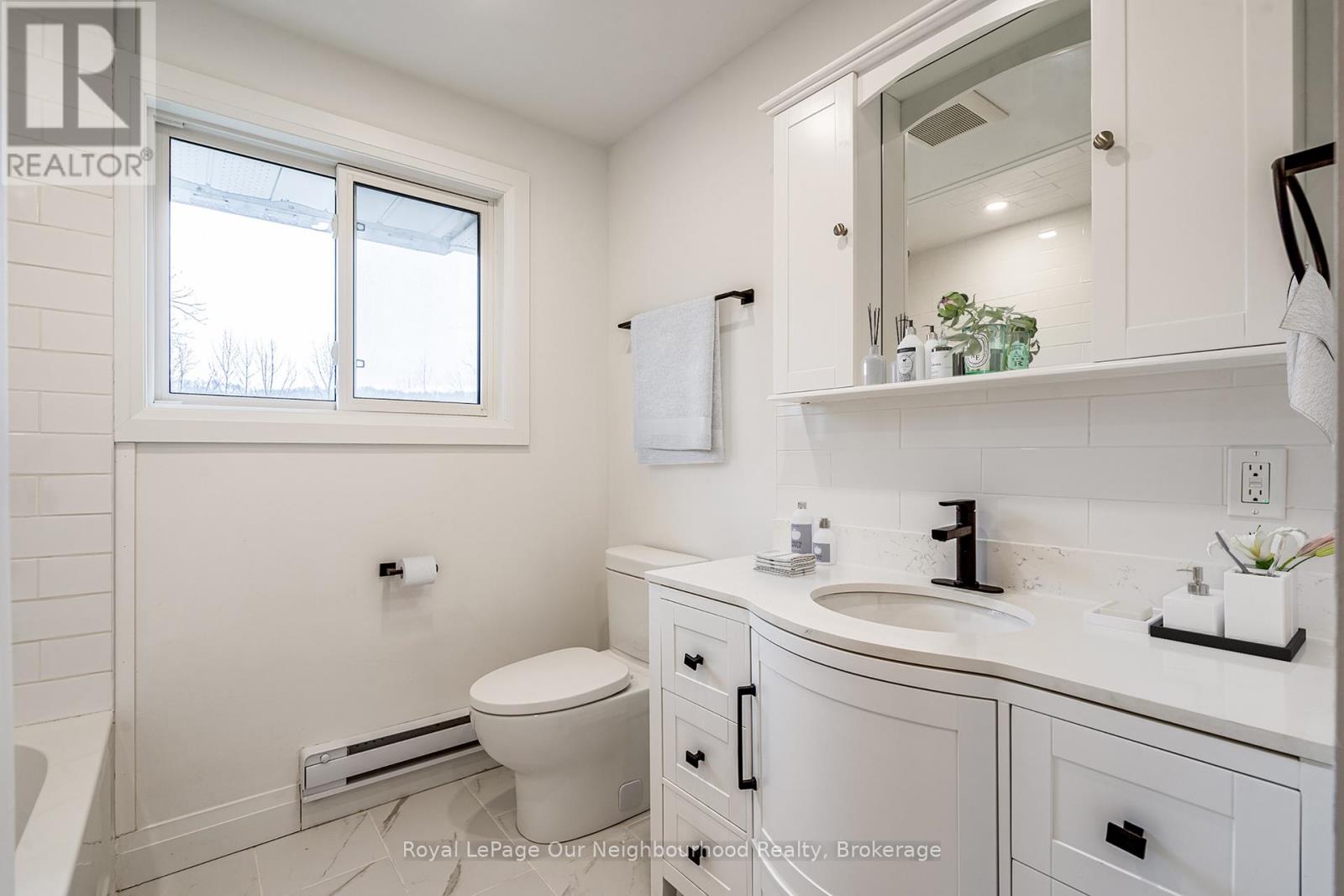 1352 Highway 8 Upper Expressway, Hamilton (Winona), Ontario  L8E 5K6 - Photo 16 - X12751956