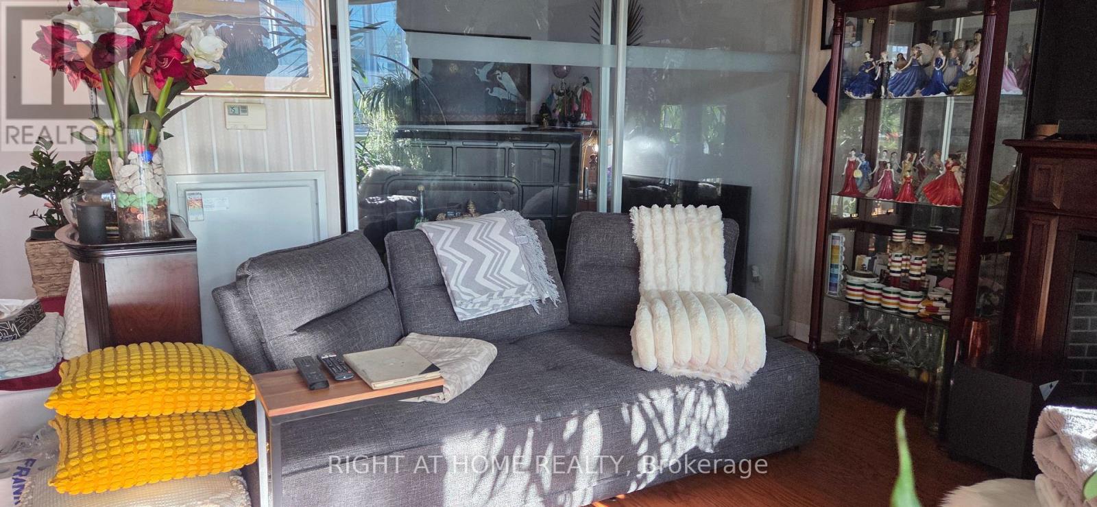 911 - 478 King Street W, Toronto, Ontario  M5V 0A8 - Photo 12 - C12751830