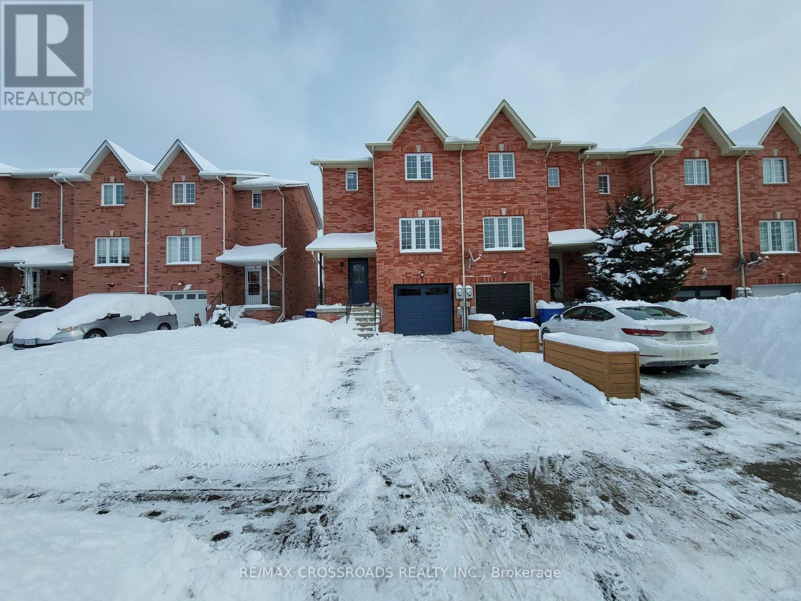 51 Hattie Court, Georgina, Ontario  L4P 3C8 - Photo 3 - N12747238