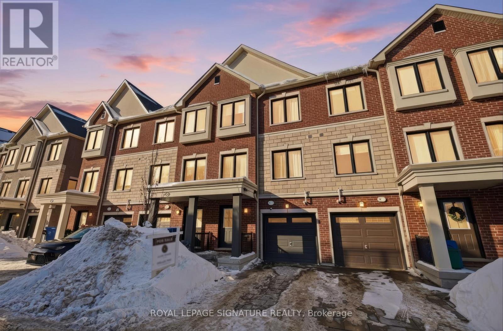 82 Covington Crescent, Whitchurch-Stouffville, Ontario  L4A 4W8 - Photo 2 - N12751436