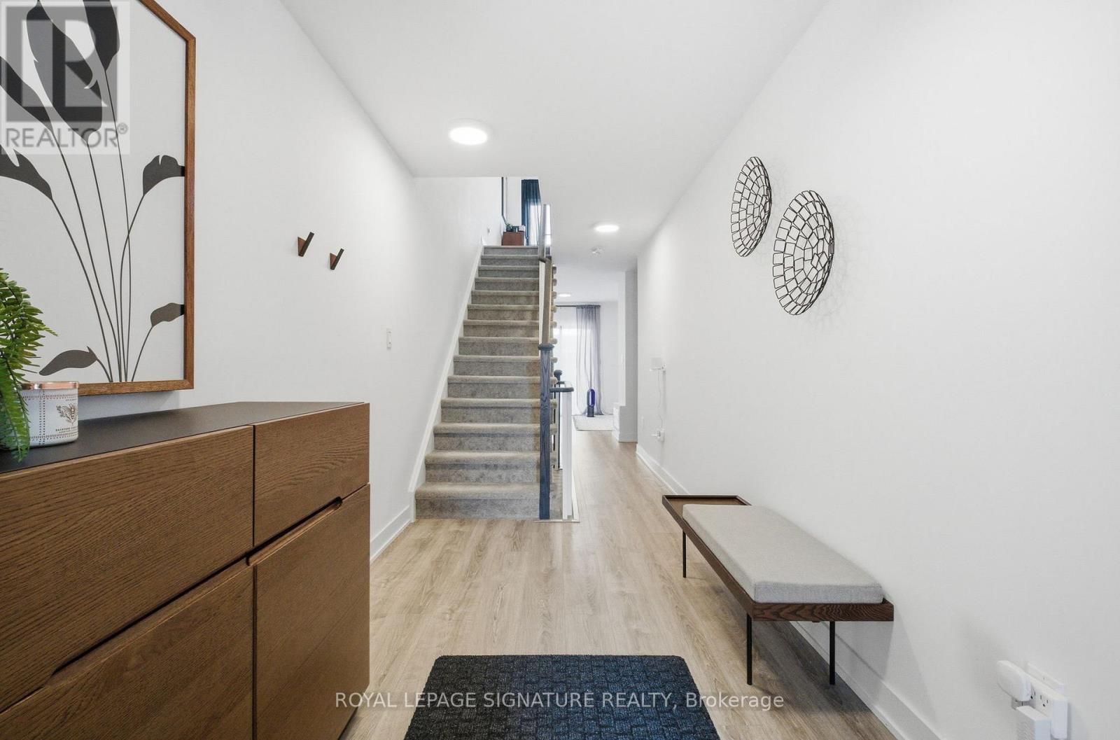 82 Covington Crescent, Whitchurch-Stouffville, Ontario  L4A 4W8 - Photo 3 - N12751436